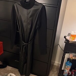 Ann Taylor faux leather Black Women's dress. with Belt. Size Medium.